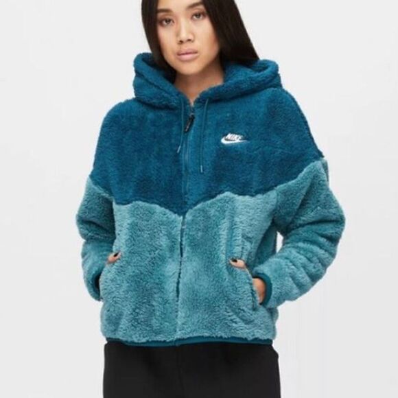 NIKE Women's Windrunner Sherpa Teal Size Medium - Picture 1 of 11